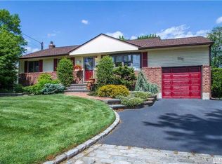 22 Bernard Ln, Commack, NY 11725