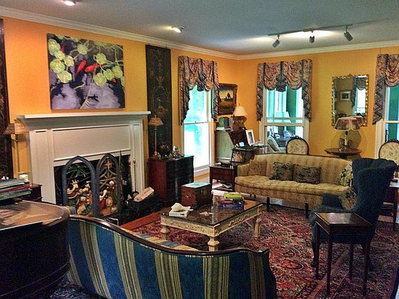 3rd image of 2745 Lakeshire Dr