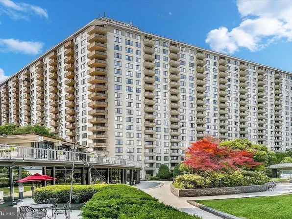 5225 Pooks Hill Rd APT 715N, Bethesda, MD 20814