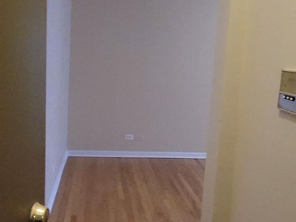 4th image of 7726 N Marshfield Ave APT 2D