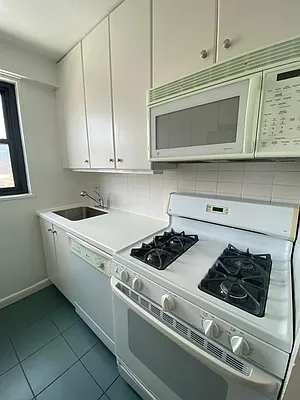 Rented by CitySites Real Estate Group | media 5