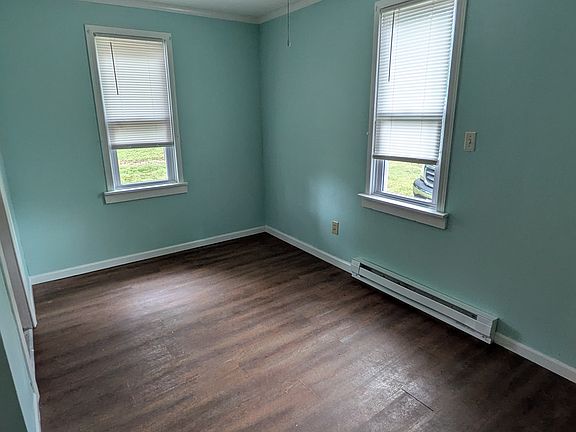 2nd image of 815 1/2 W 4th St