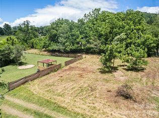 9999 Lollis Rd, Candler, NC 28715