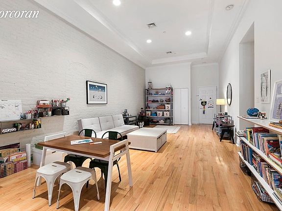 3rd image of 25 Murray St APT 2B