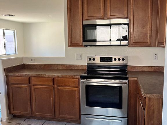 3rd image of 42962 W Jeremy St