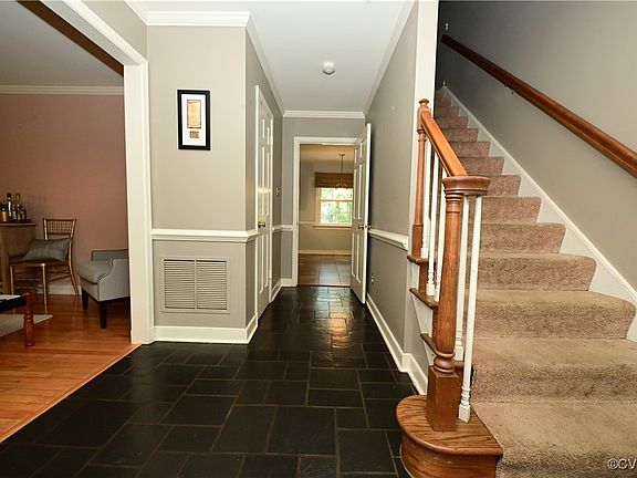 4th image of 8217 Surreywood Dr