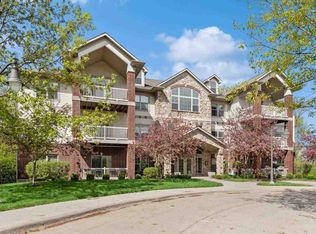 910 Foster Rd, Iowa City, IA 52245