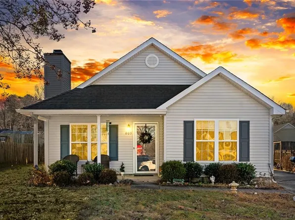 809 Banner Oak Ct, Greensboro, NC 27406