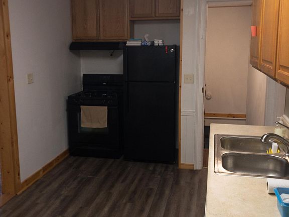 4th image of 6 Carlton St #2