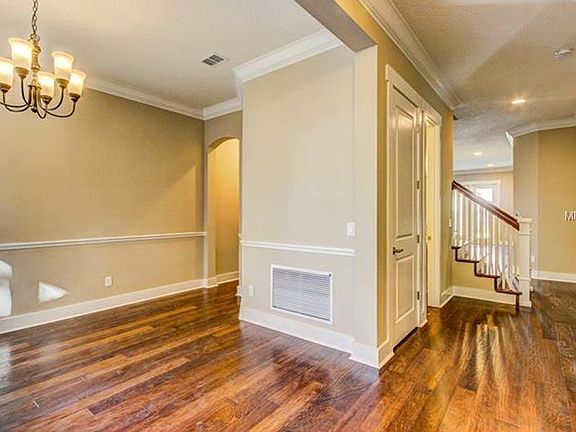 4th image of 525 Delaney Park Dr