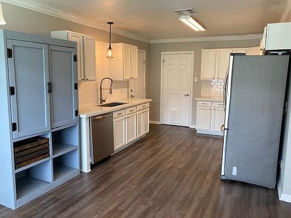 3rd image of 26509 Greenwood Dr