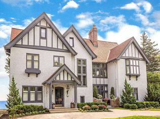 3916 N Lake Dr, Shorewood, WI 53211