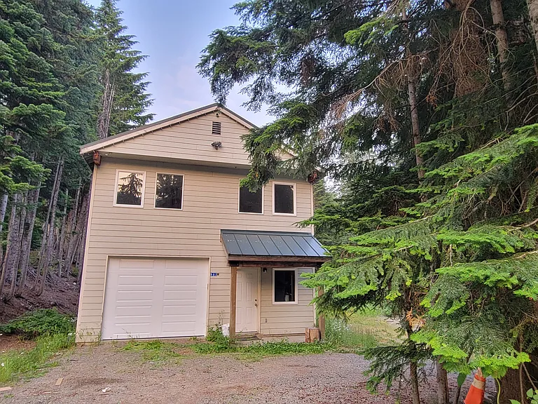 962 Yellowstone Rd — Photo 1
