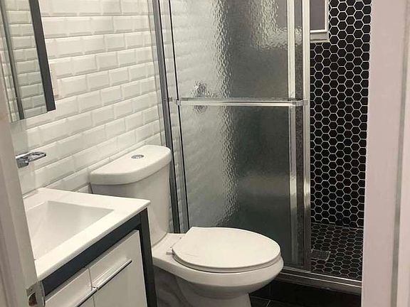 5th image of 514 W 211th St APT 1K