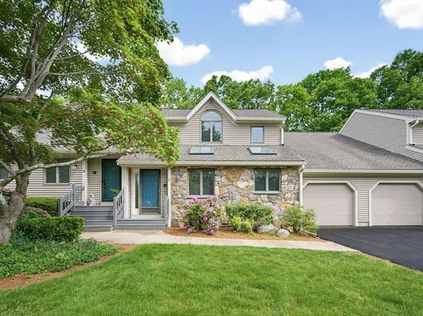 5 Magnolia Dr Unit 5, Franklin, MA 02038