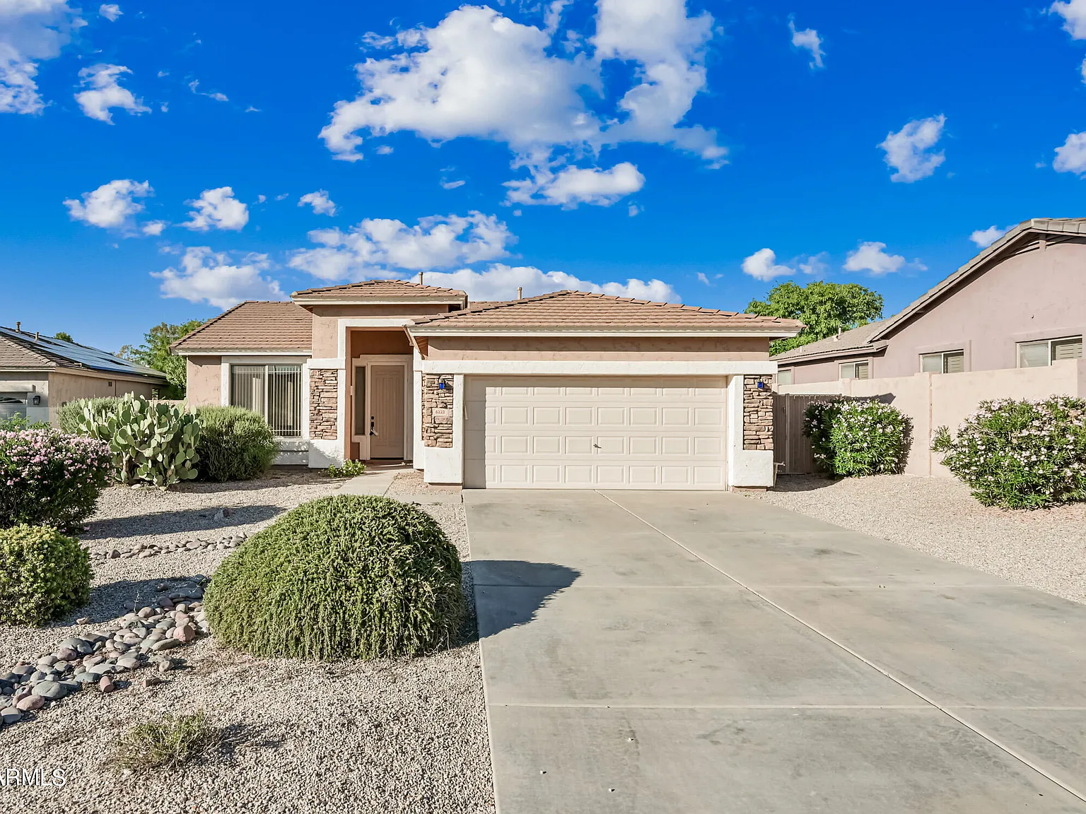 4 bed, 2.0 bath, 1758 sqft, $2,300 — Photo 1