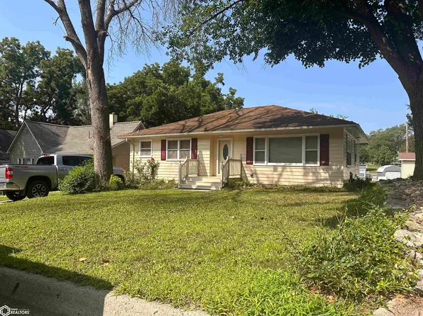 31 N 22nd St, Denison, IA 51442