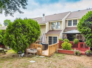 47 Rising Trail Dr #47, Middletown, CT 06457