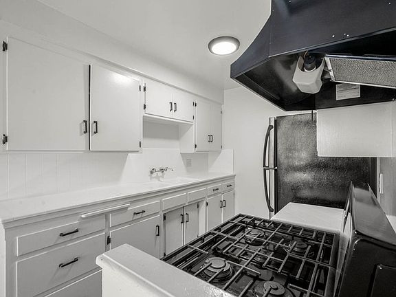 4th image of 8419-8425 S Western Ave #8419-02