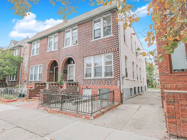 2418 East 23rd Street image 2 of 40