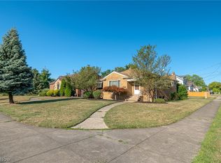 6572 S Canterbury Rd, Parma, OH 44129