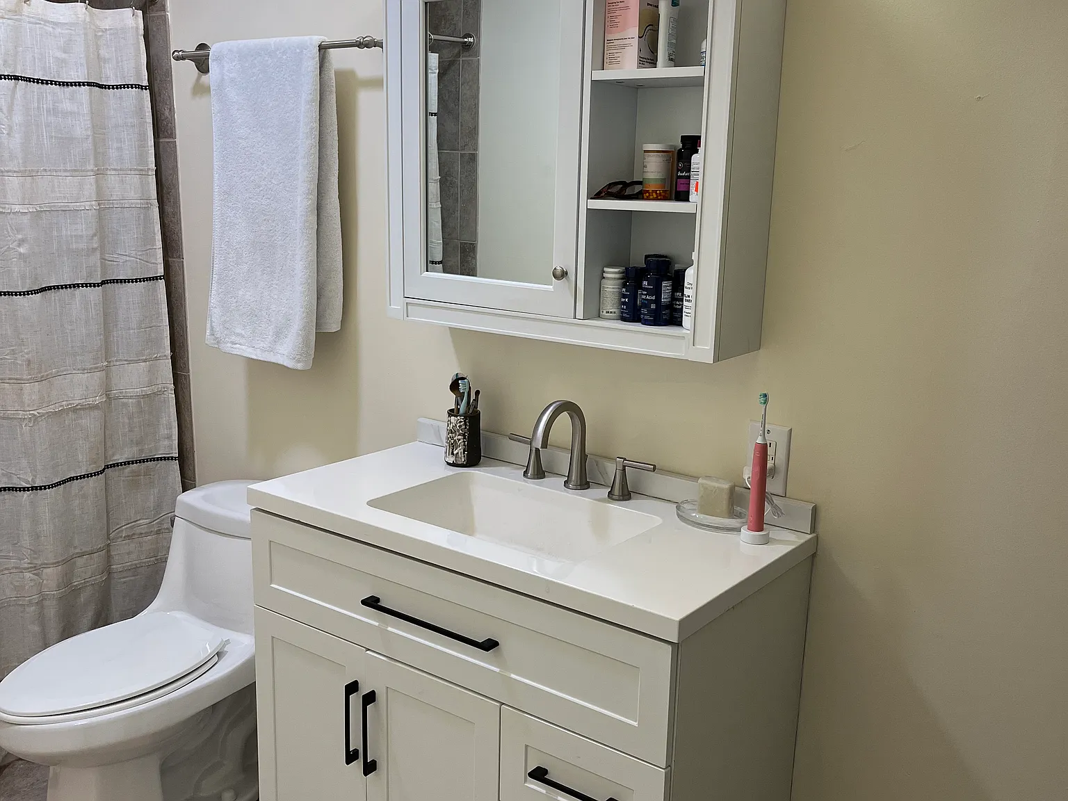 Studio, 700 sqft, $1,250 — Photo 4
