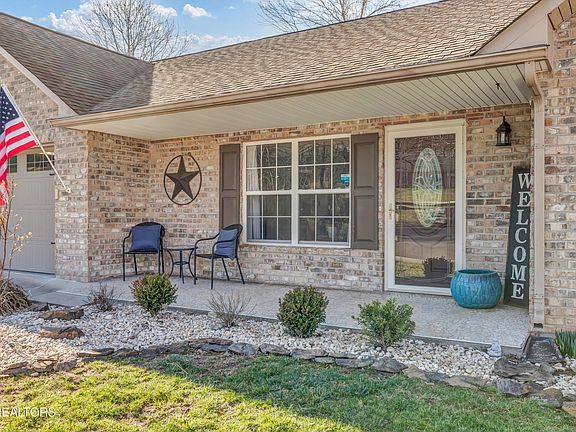 4th image of 5513 Fenway Ln