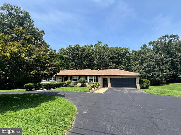 4th image of 6916 Harvey Rd