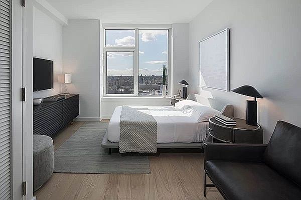 2nd image of 578 Parkside Ave #11N