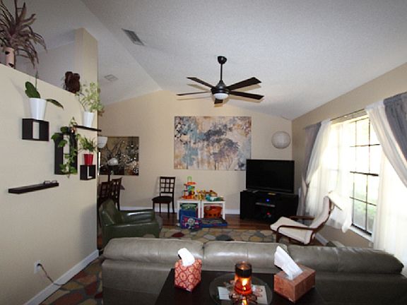 2nd image of 329 Silver Pine Dr