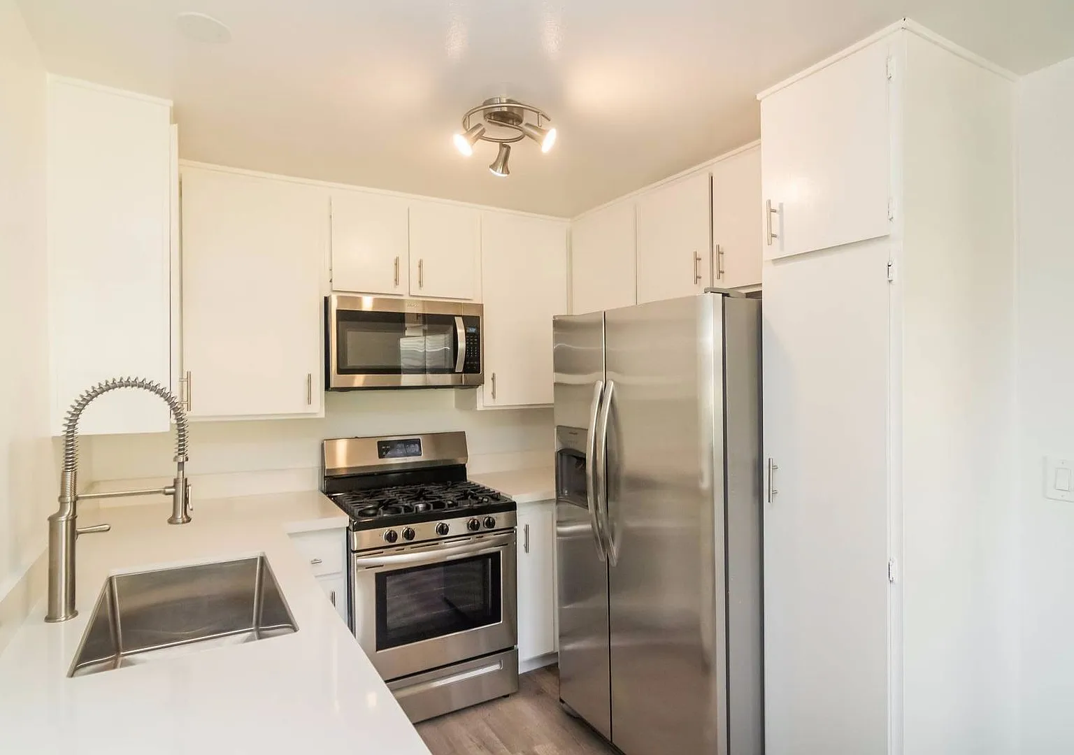 Montrose Villas — Photo 3