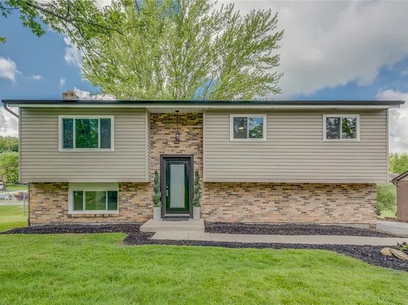 1490 Scenery Dr, Elizabeth, PA 15037