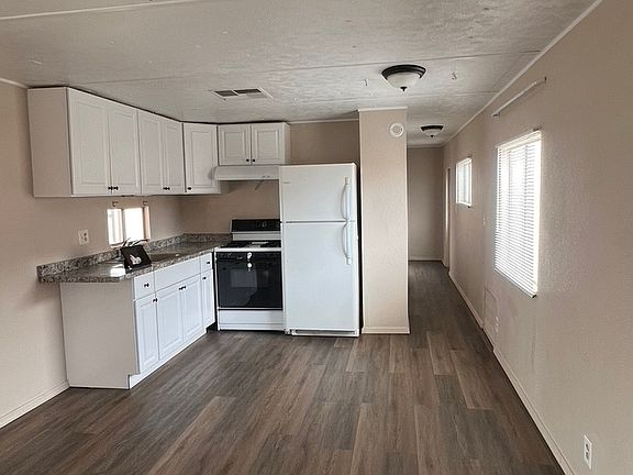 3rd image of 2221 E 15th St