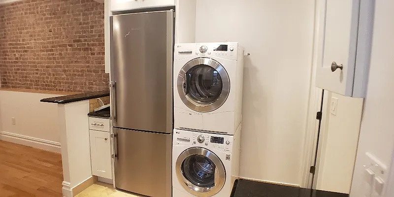 Rented by CitySites Real Estate Group | media 18