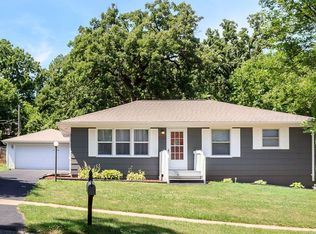 106 Clover Dr SW, Cedar Rapids, IA 52404