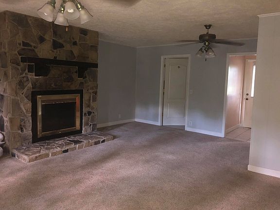 3rd image of 128 Lee Dr