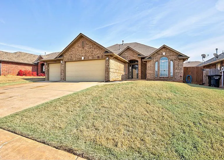 516 Allison Ln — Photo 1