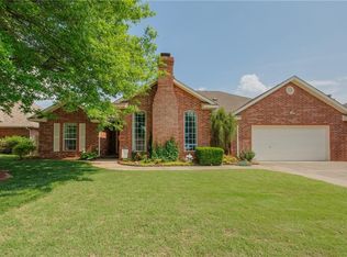 704 Sparrow Hawk, Edmond, OK 73003
