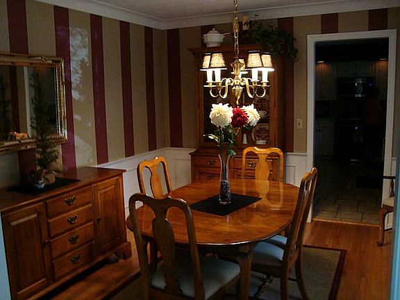 3rd image of 2130 Glen Arbor Dr