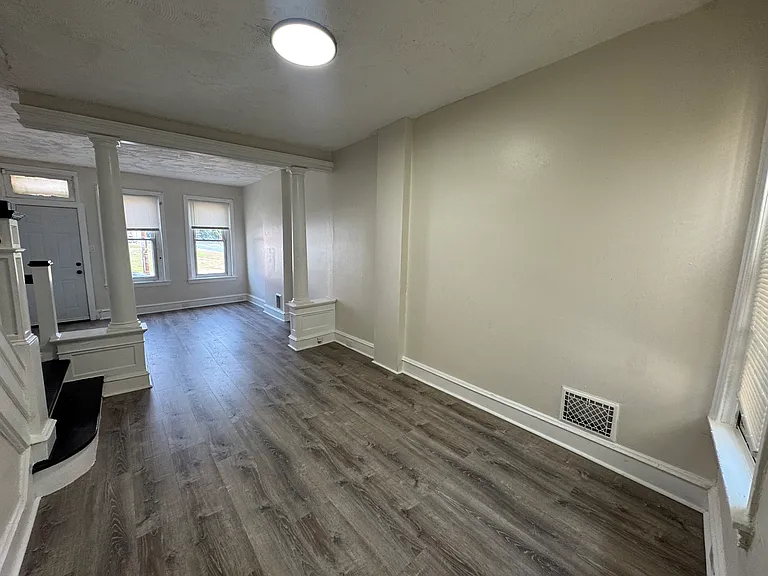 636 Spruce St — Photo 4