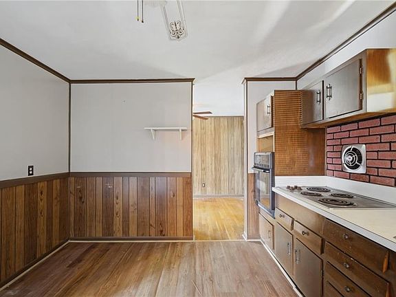 3rd image of 3323 Candlewood Dr