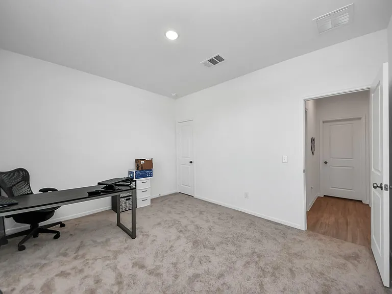 3113 Freiberger Ln — Photo 7