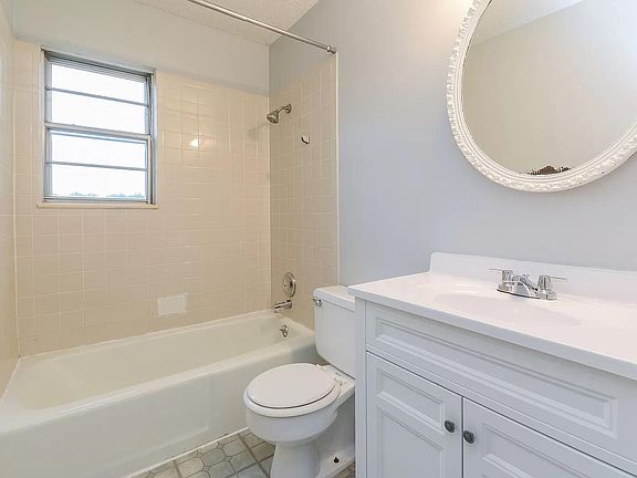 3rd image of 11613 Richmond Ave #11613