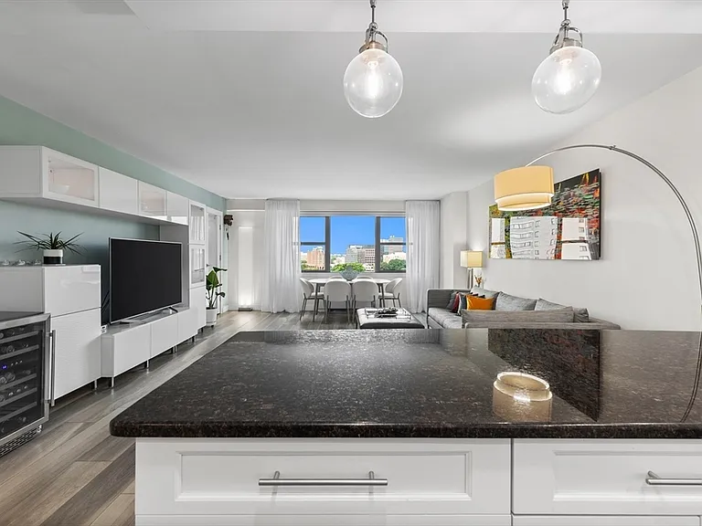 8 Whittier Pl #9J — Photo 22