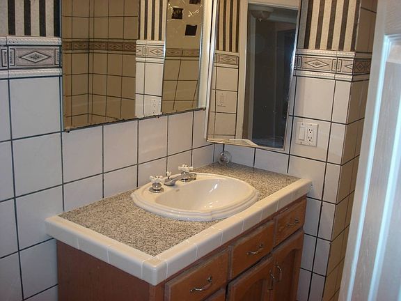5th image of 953 E Tempe Dr