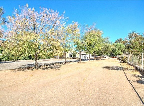 4th image of 30590 Alicante Dr