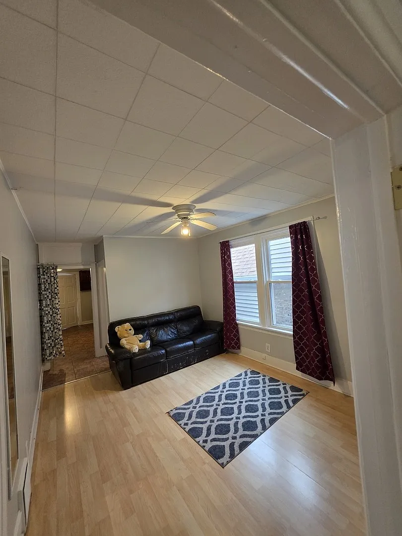 2 bed, $1,700 — Photo 4