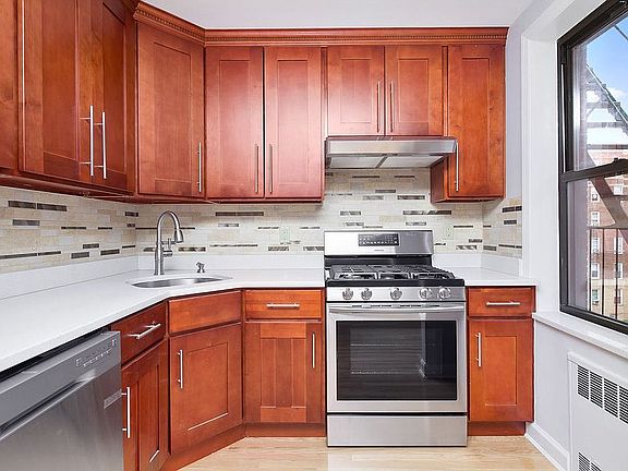 3rd image of 8901 Narrows Ave #4E