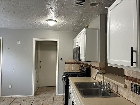 5th image of 7638 S Glen Willow Ln