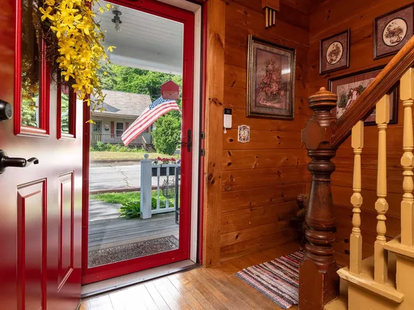 15 Poplar Street, Springfield, VT 05156